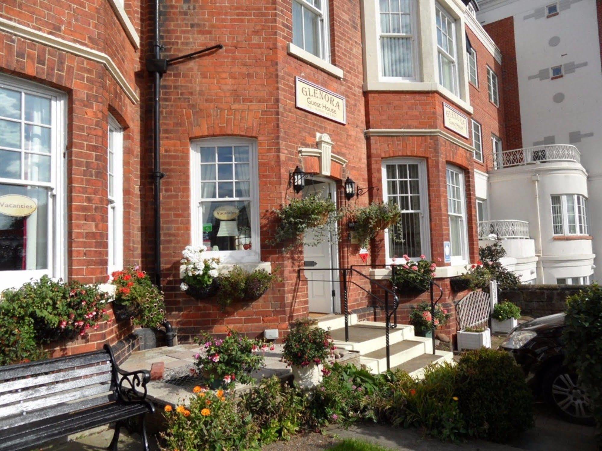 Glenora Guest House Whitby Eksteriør billede