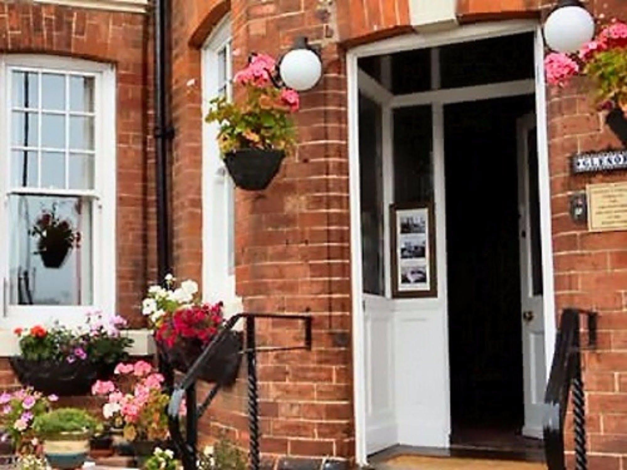 Glenora Guest House Whitby Eksteriør billede